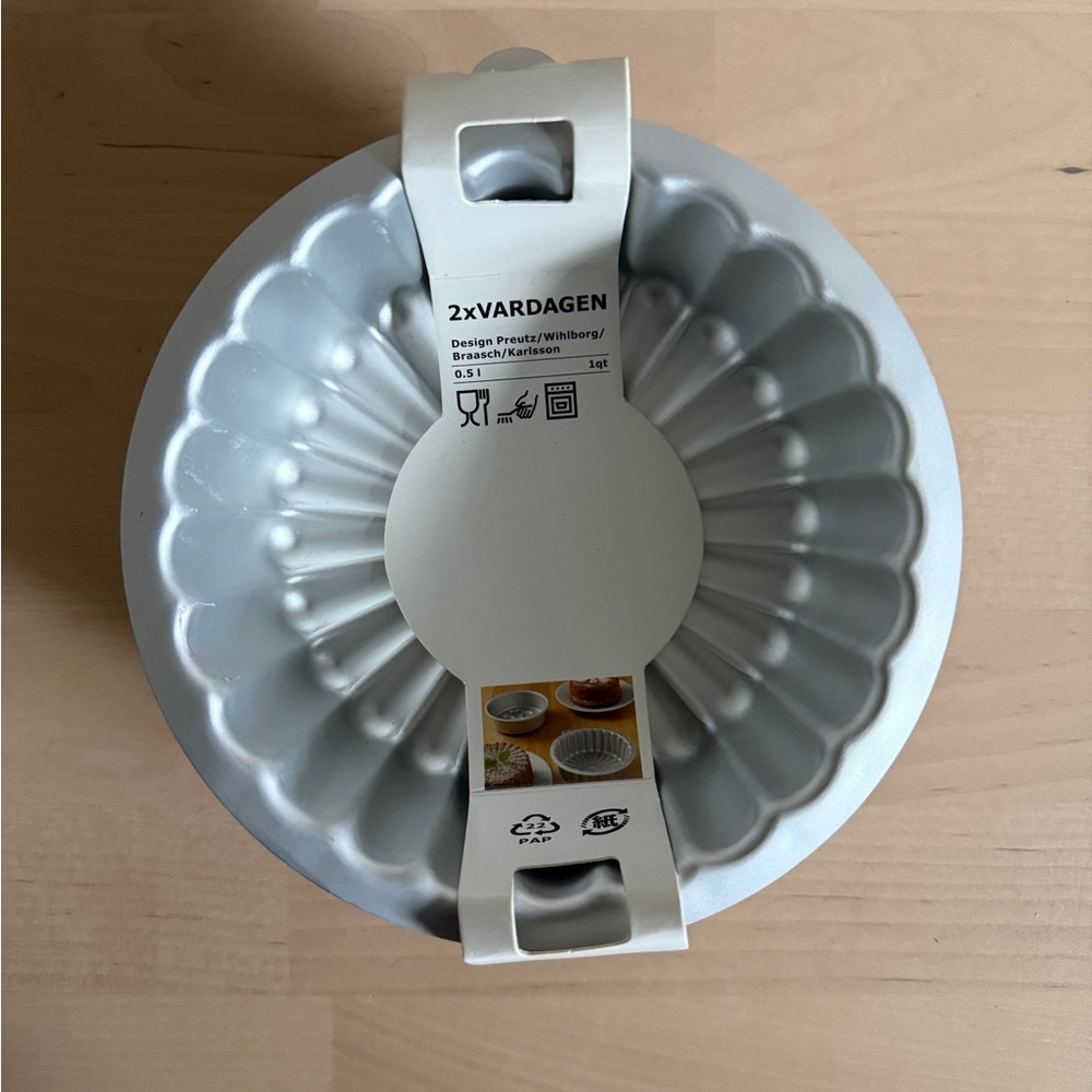 IKEA VARDAGEN Fluted Baking Tin in Silver